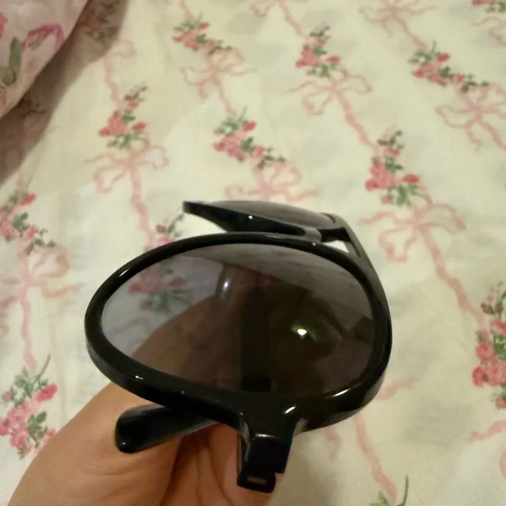 Ray-Ban Classic Black Sunglasses - Picture 12 of 14